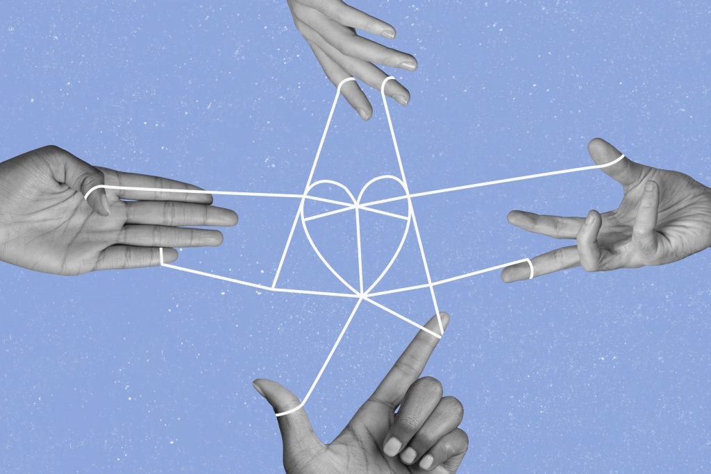 Vier Hände formen ein Herz aus Schnur – Symbol für die Verbindung von Datafox-Zeiterfassungsterminal, conni Middleware und HR-Software.